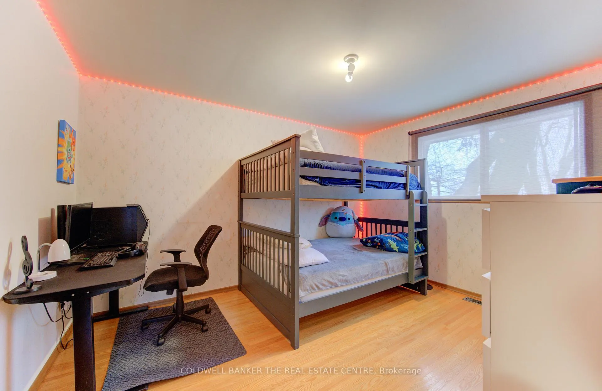 Photo 14 of 98 Shea Crescent, Kitchener — HOMEH