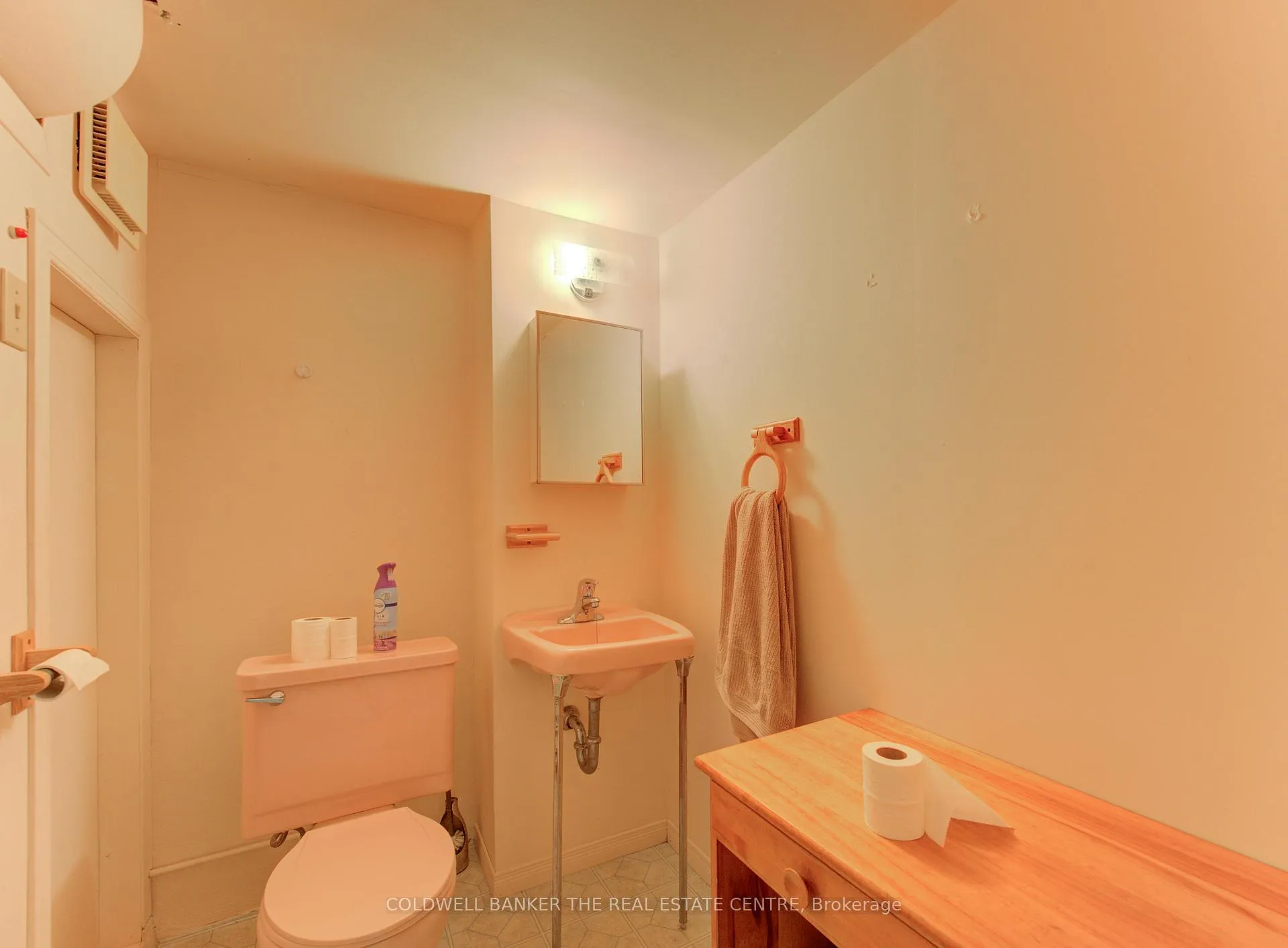 Photo 21 of 98 Shea Crescent, Kitchener — HOMEH
