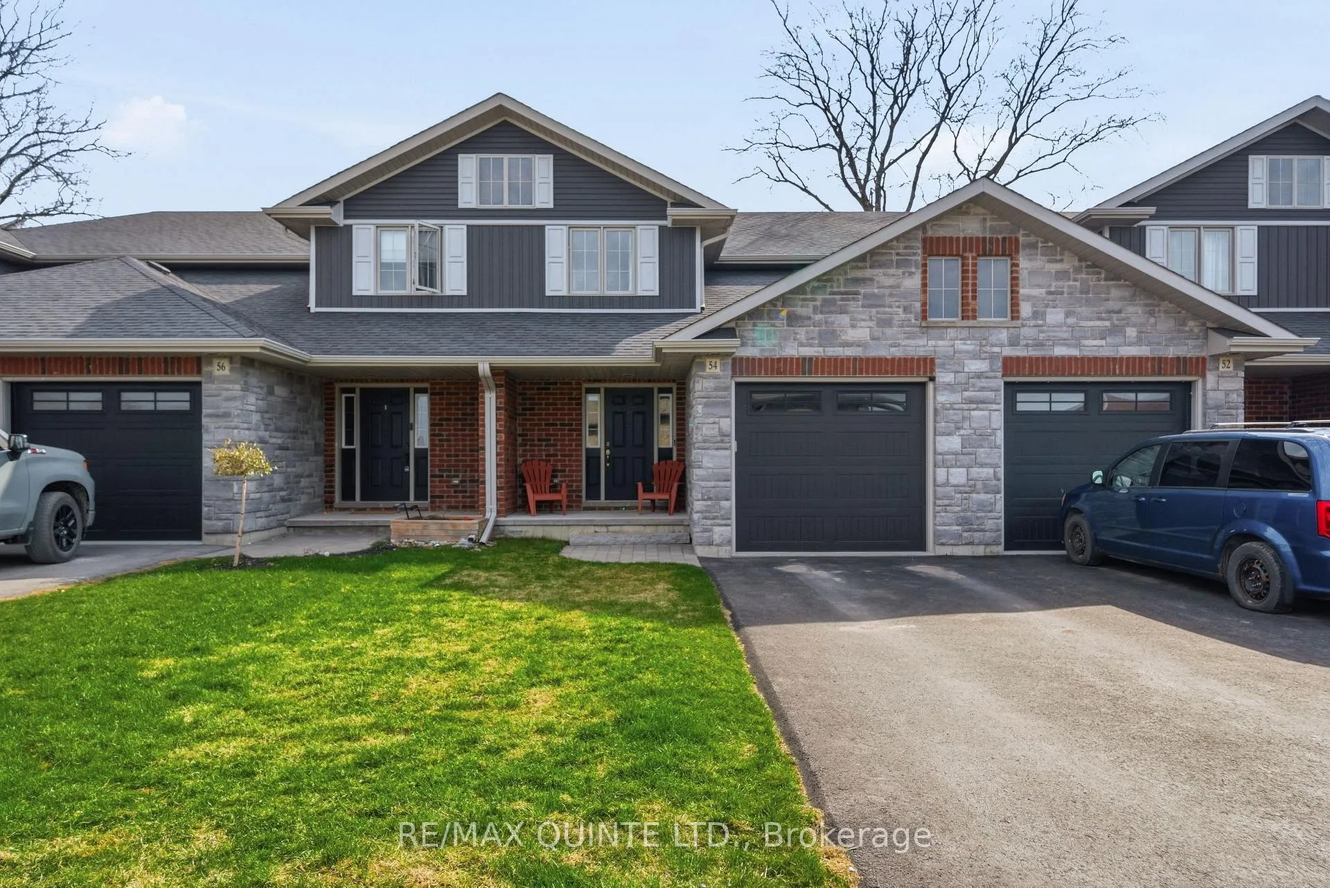Front of 54 Cortland Crescent