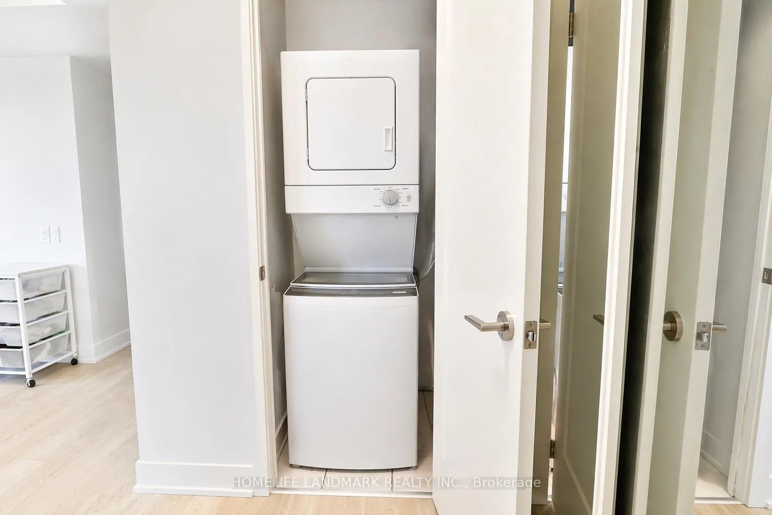 Photo 11 of Unit 2103, 2545 Simcoe Street N, Oshawa, Windfields — HOMEH