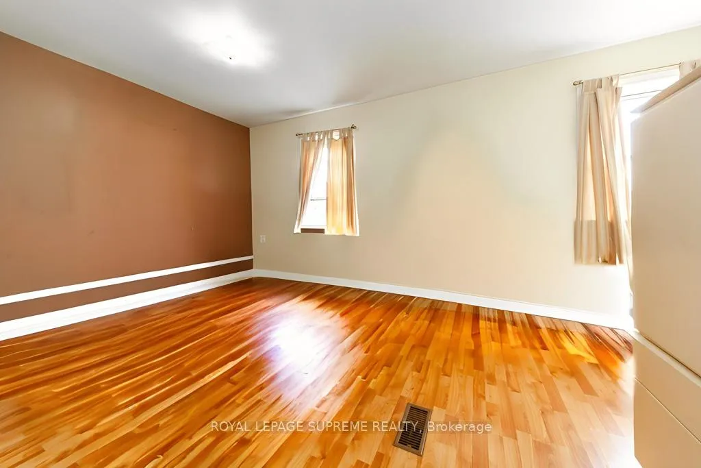 Photo 12 of 109 Regina Avenue, Toronto, Englemount-Lawrence — HOMEH