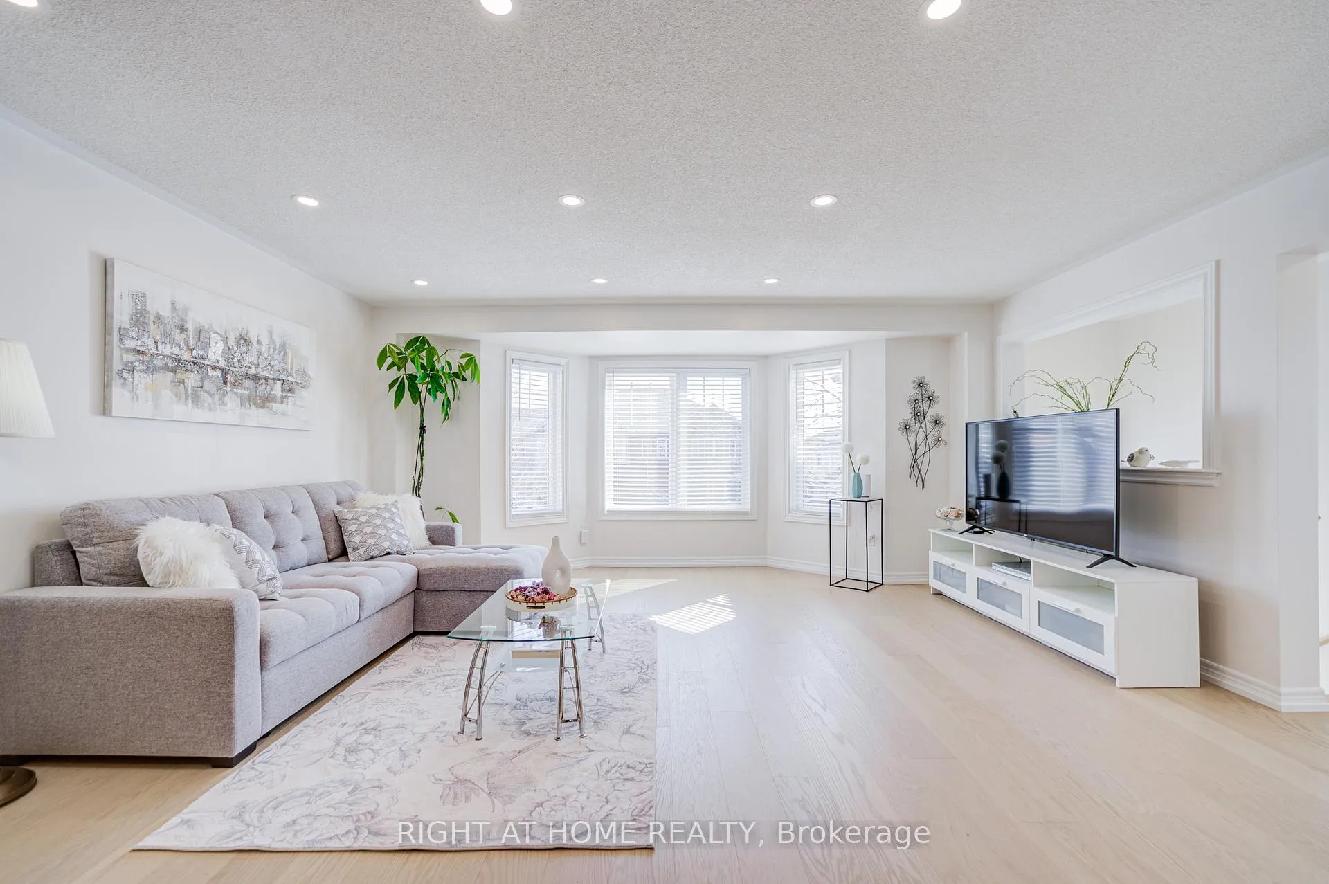 Photo 6 of 3064 Highbourne Crescent, Oakville, Bronte Creek — HOMEH