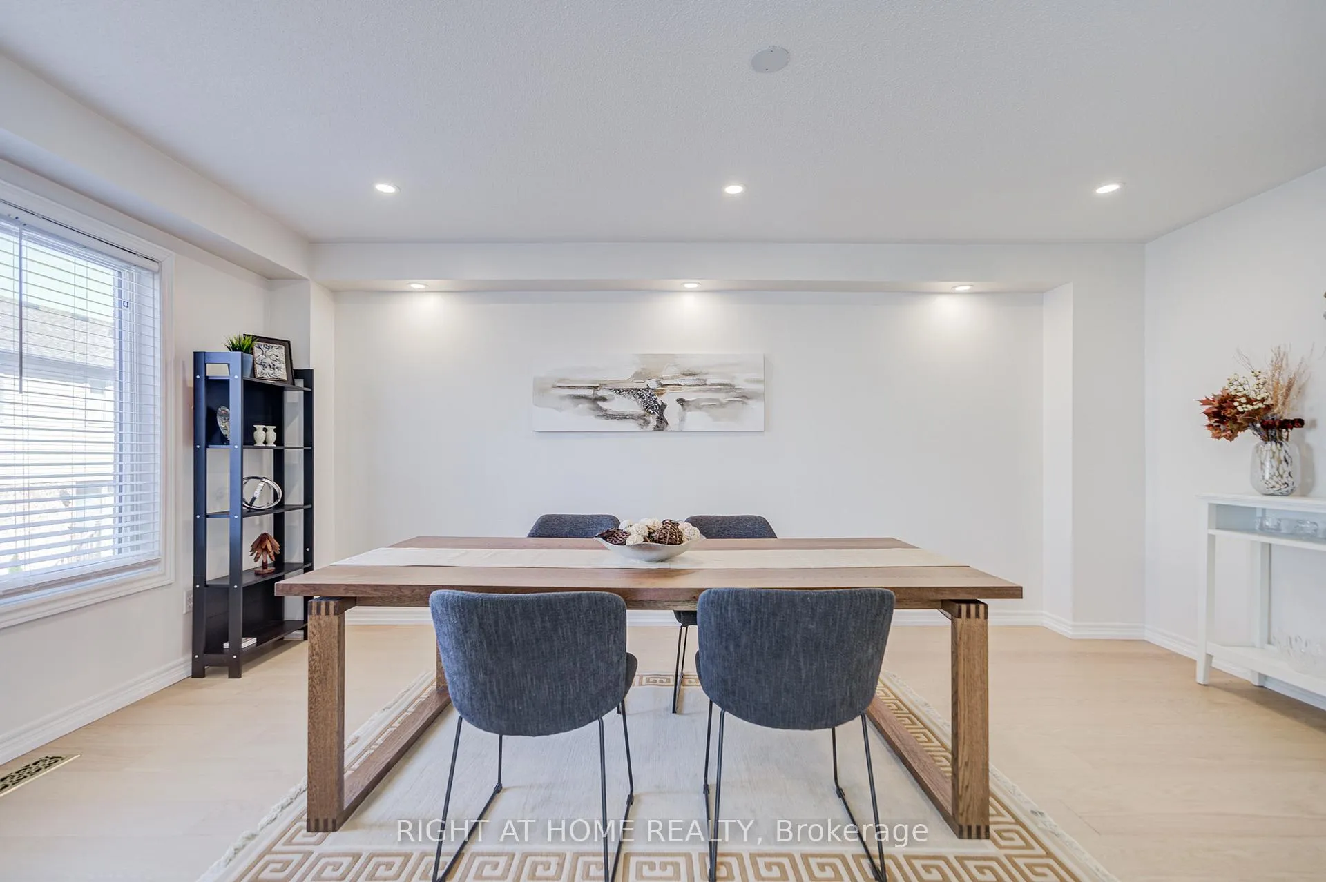 Photo 12 of 3064 Highbourne Crescent, Oakville, Bronte Creek — HOMEH