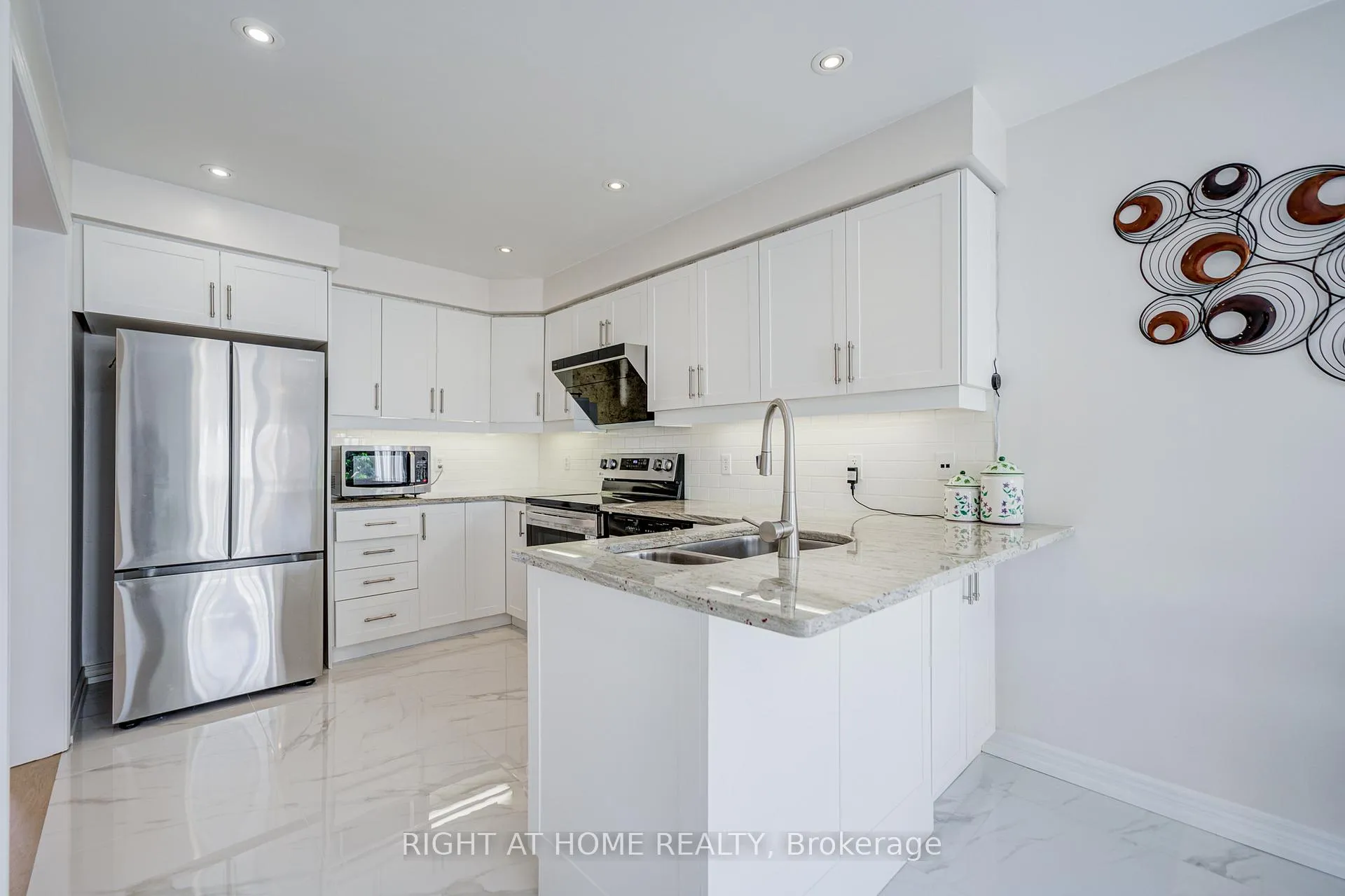 Photo 16 of 3064 Highbourne Crescent, Oakville, Bronte Creek — HOMEH
