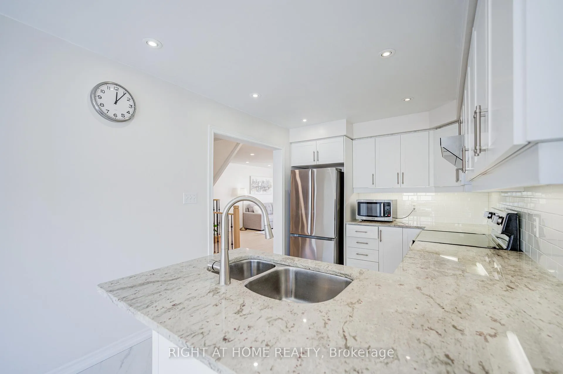 Photo 18 of 3064 Highbourne Crescent, Oakville, Bronte Creek — HOMEH