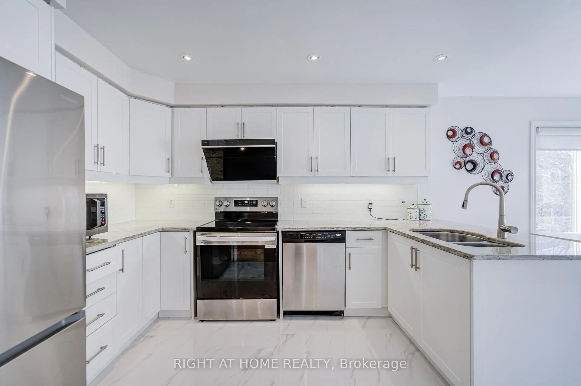 Photo 19 of 3064 Highbourne Crescent, Oakville, Bronte Creek — HOMEH