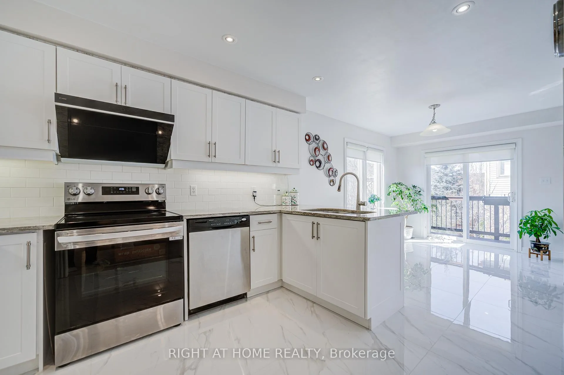Photo 20 of 3064 Highbourne Crescent, Oakville, Bronte Creek — HOMEH