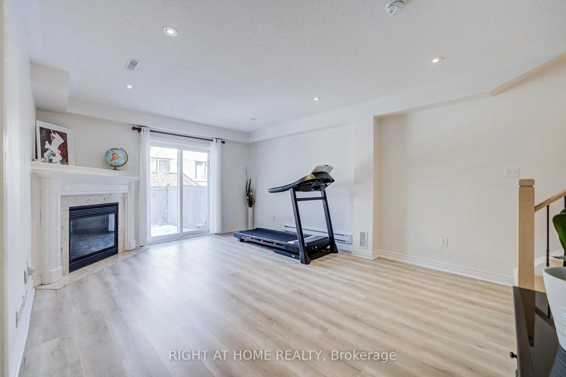 Photo 36 of 3064 Highbourne Crescent, Oakville, Bronte Creek — HOMEH