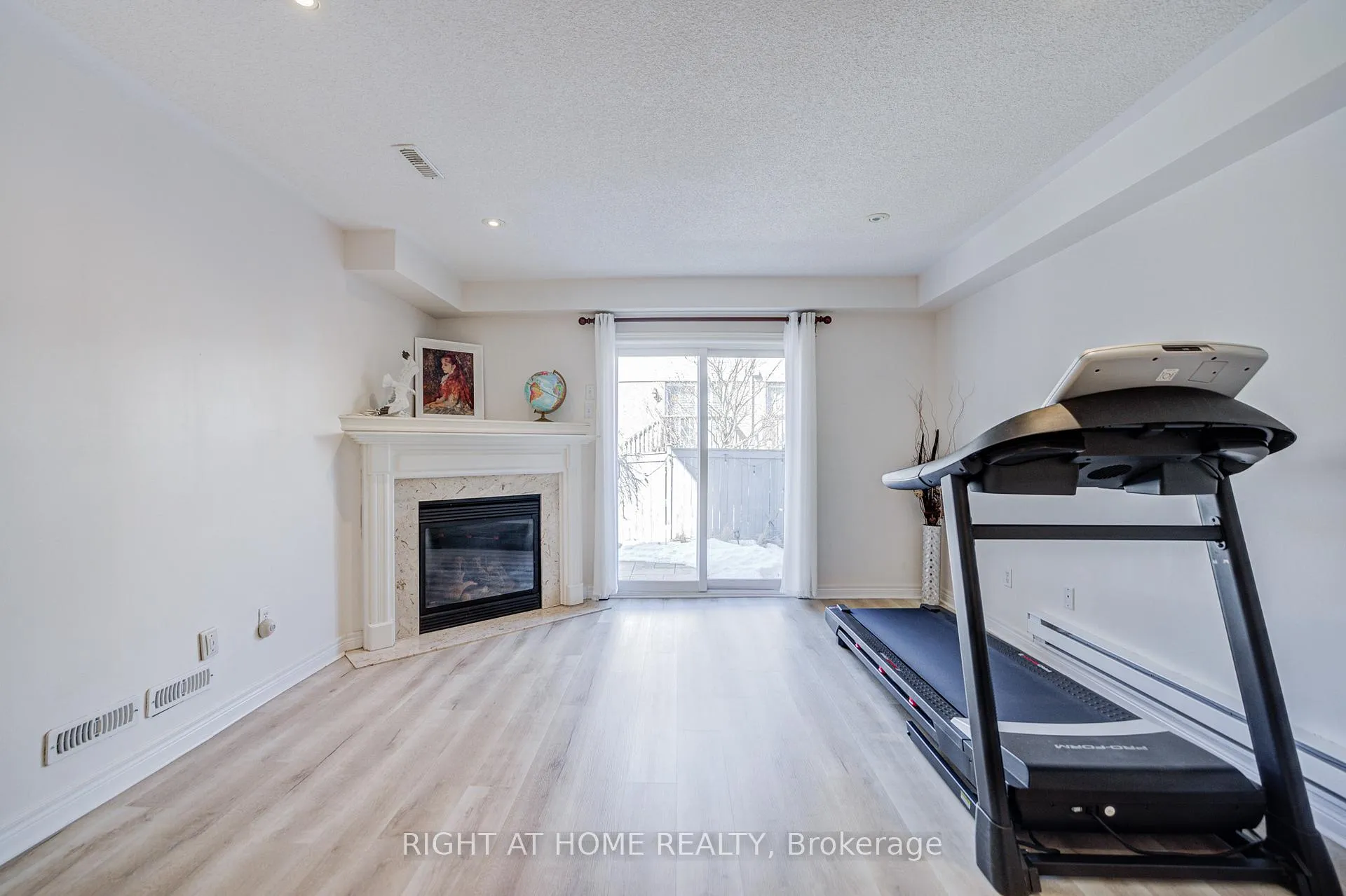 Photo 37 of 3064 Highbourne Crescent, Oakville, Bronte Creek — HOMEH