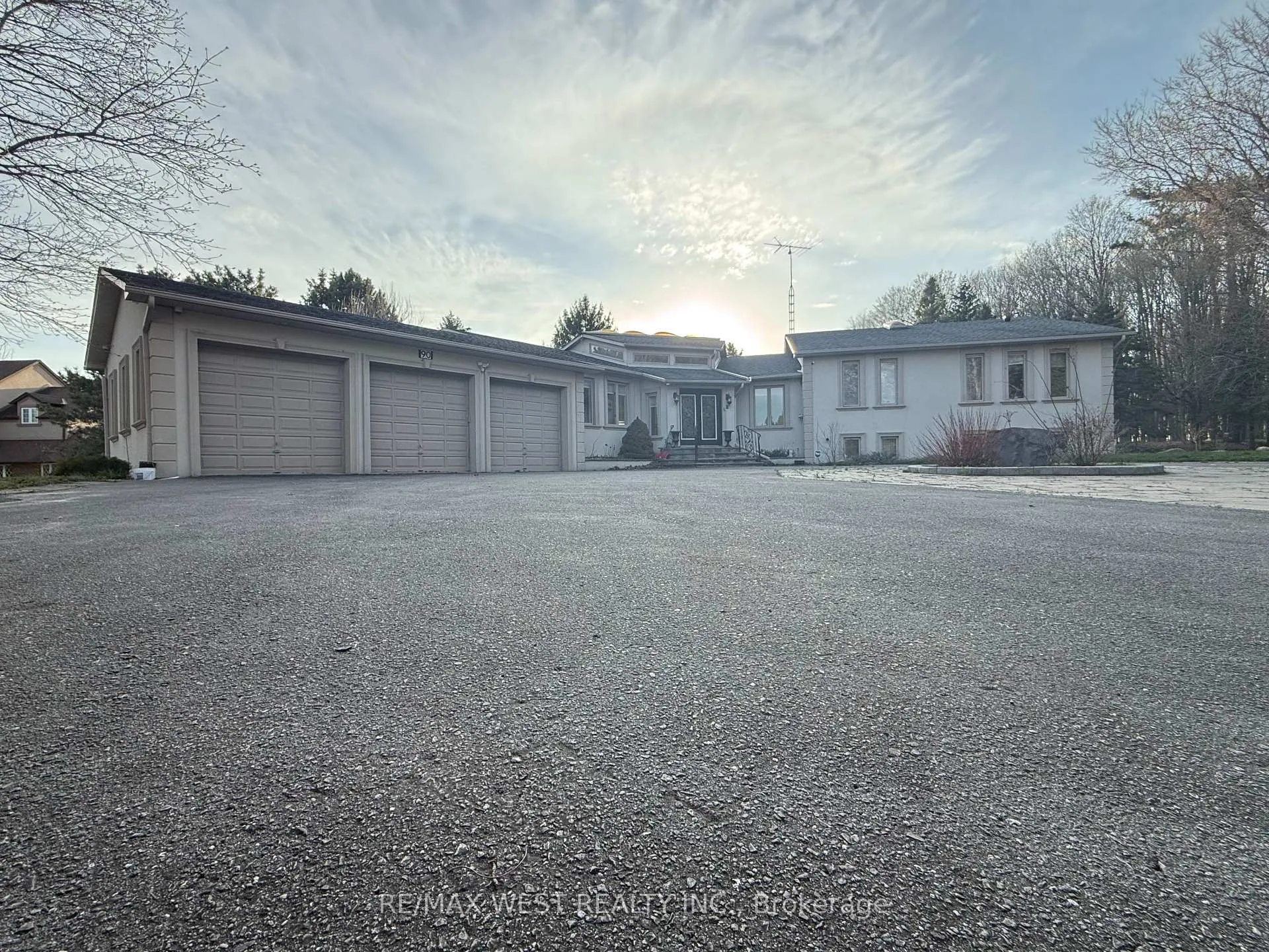Photo 1 of 90 Stephanie Boulevard, Vaughan, Kleinburg — HOMEH