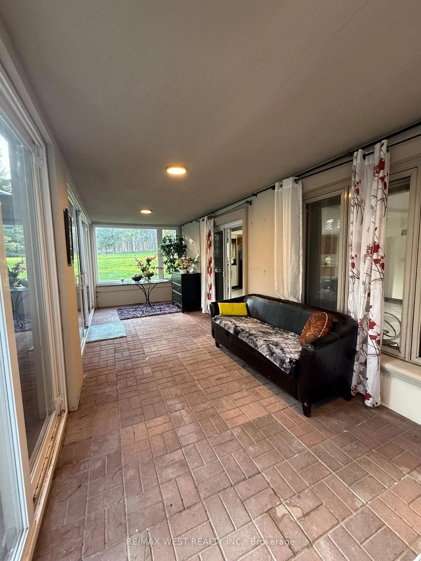 Photo 4 of 90 Stephanie Boulevard, Vaughan, Kleinburg — HOMEH