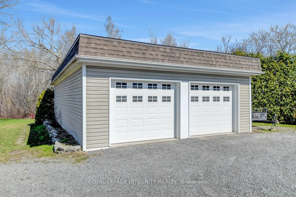 Photo 3 of 1099 Old Montreal Road, Ottawa, Camelot — HOMEH