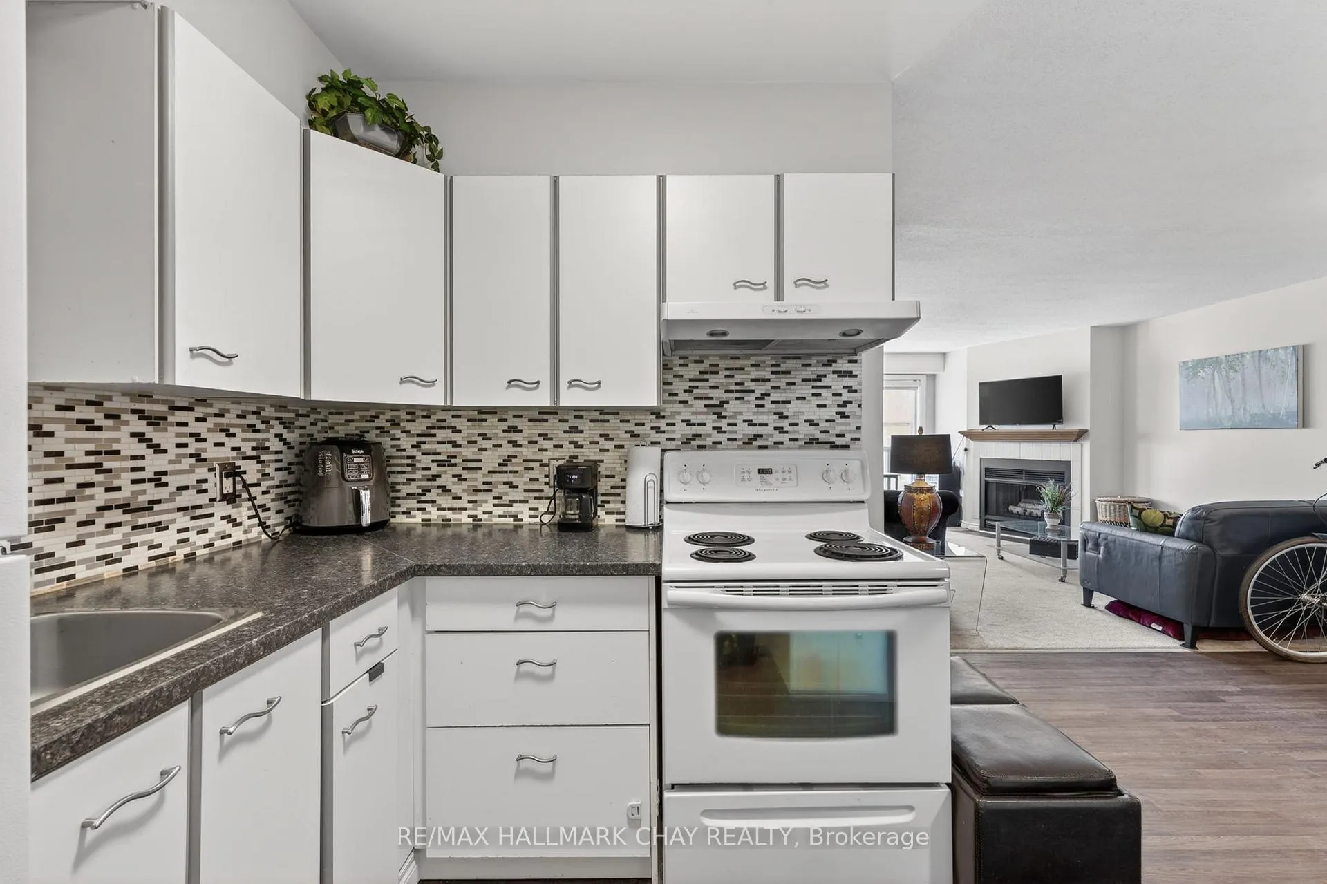 Photo 12 of Unit 304, 120 Bell Farm Road, Barrie, Alliance — HOMEH