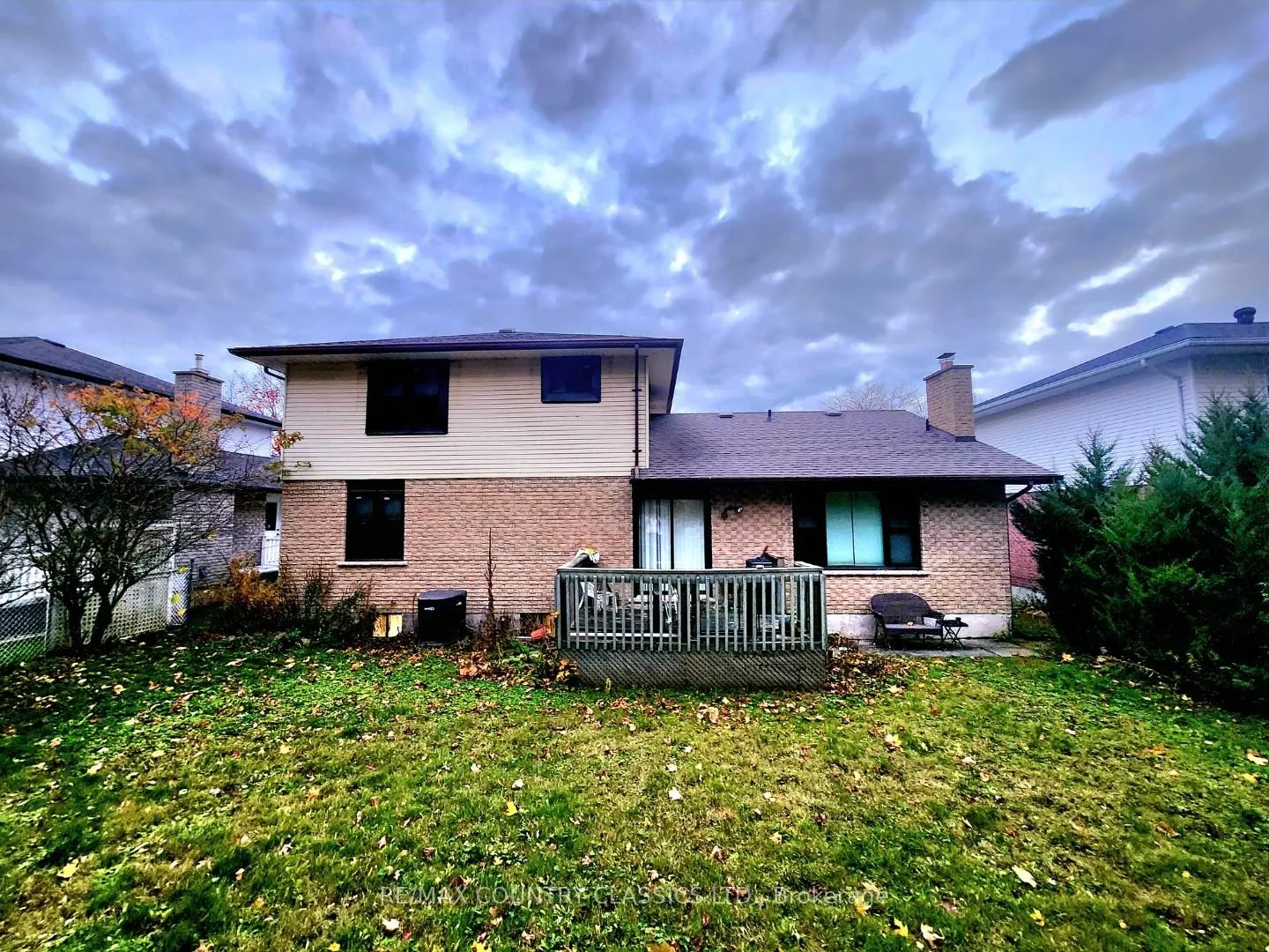Photo 2 of 1210 Summit Drive, Peterborough, Otonabee Ward 1 — HOMEH