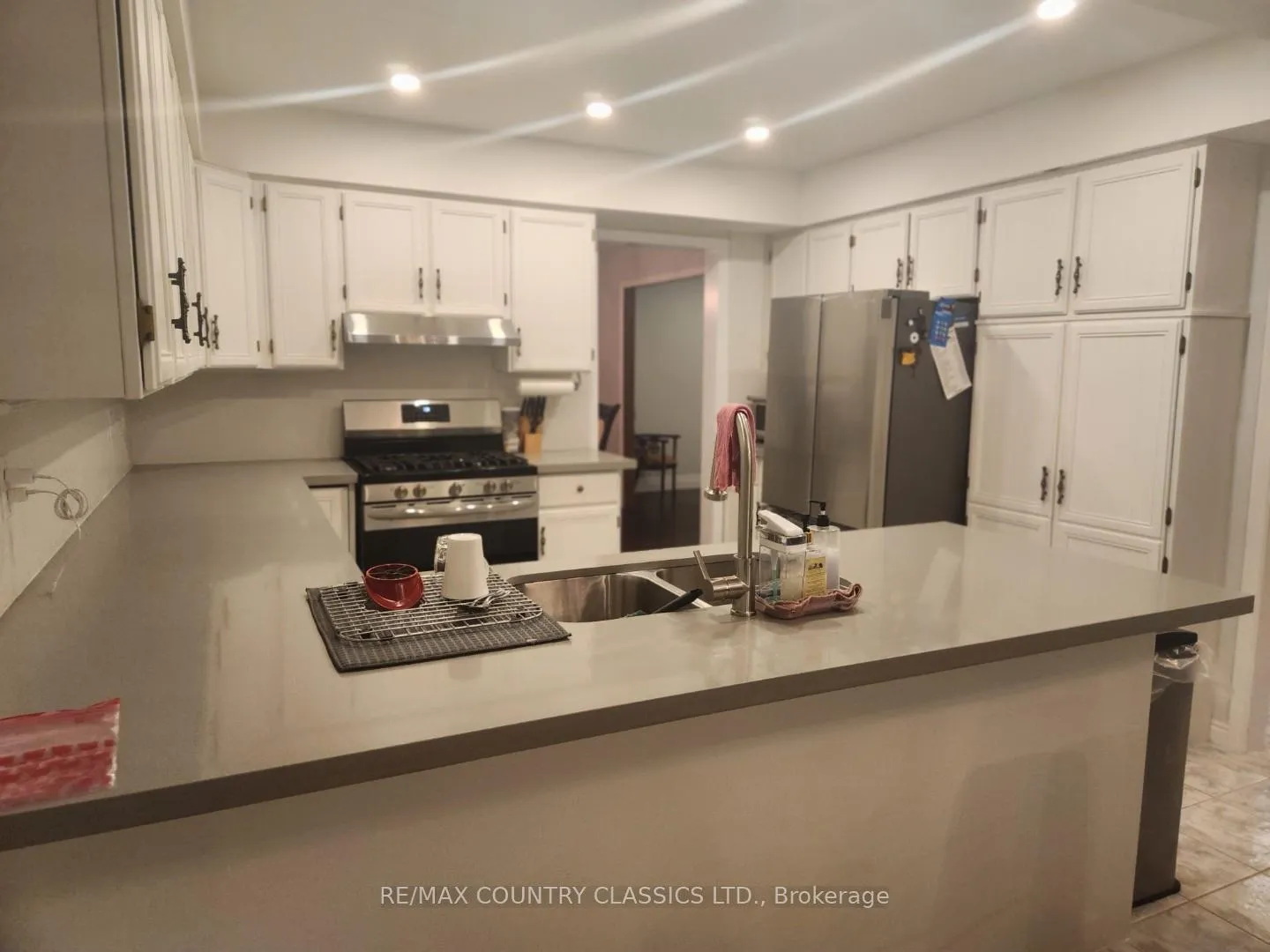 Photo 4 of 1210 Summit Drive, Peterborough, Otonabee Ward 1 — HOMEH