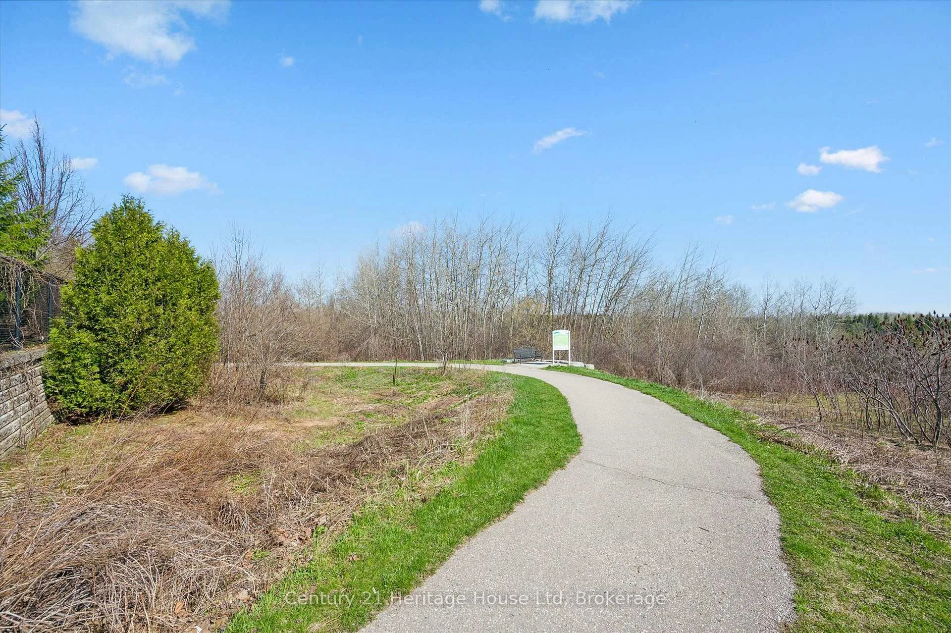 Photo 6 of Unit B, 656 Woodlawn Road, Guelph, Victoria North — HOMEH