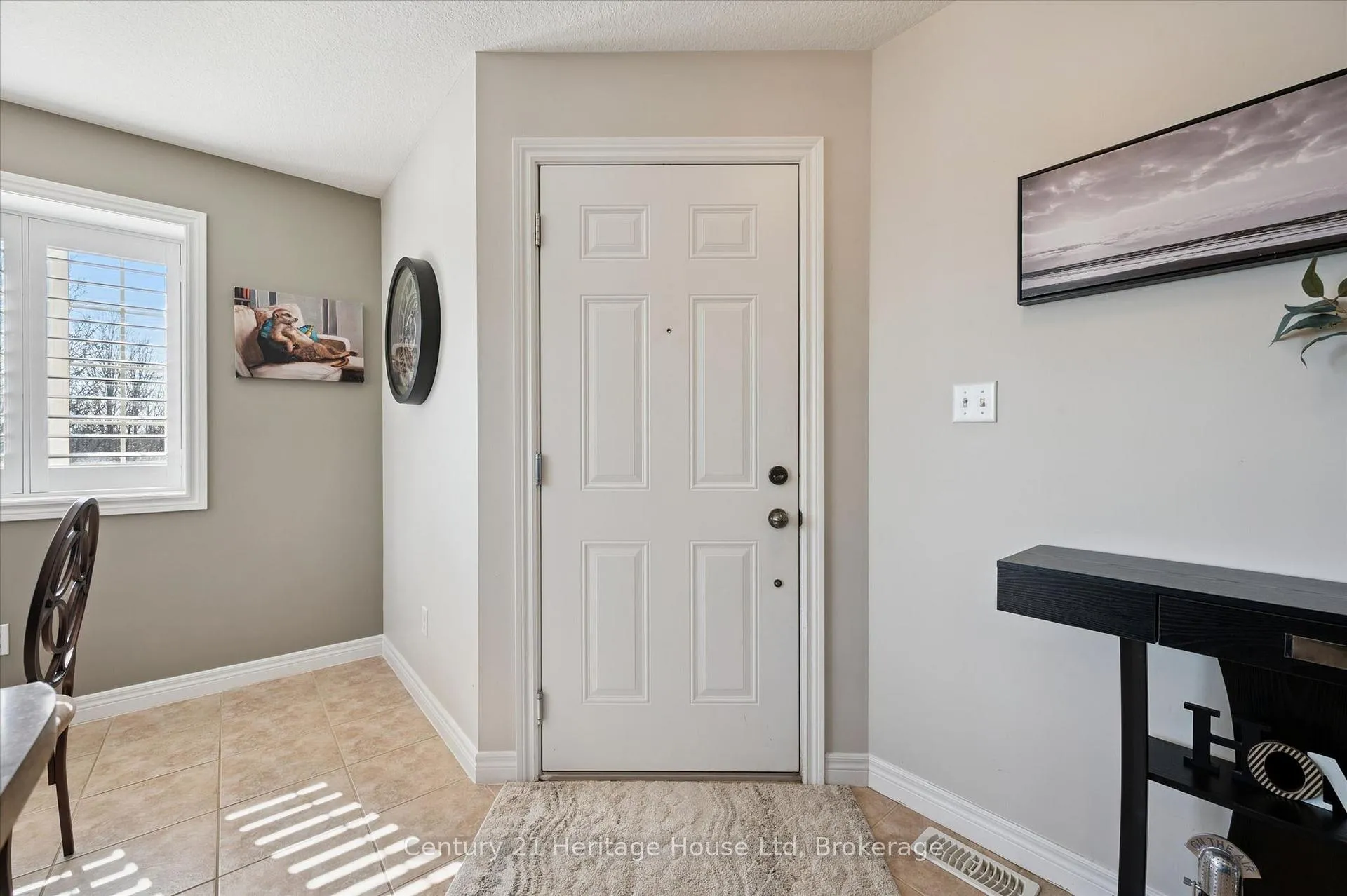 Photo 10 of Unit B, 656 Woodlawn Road, Guelph, Victoria North — HOMEH