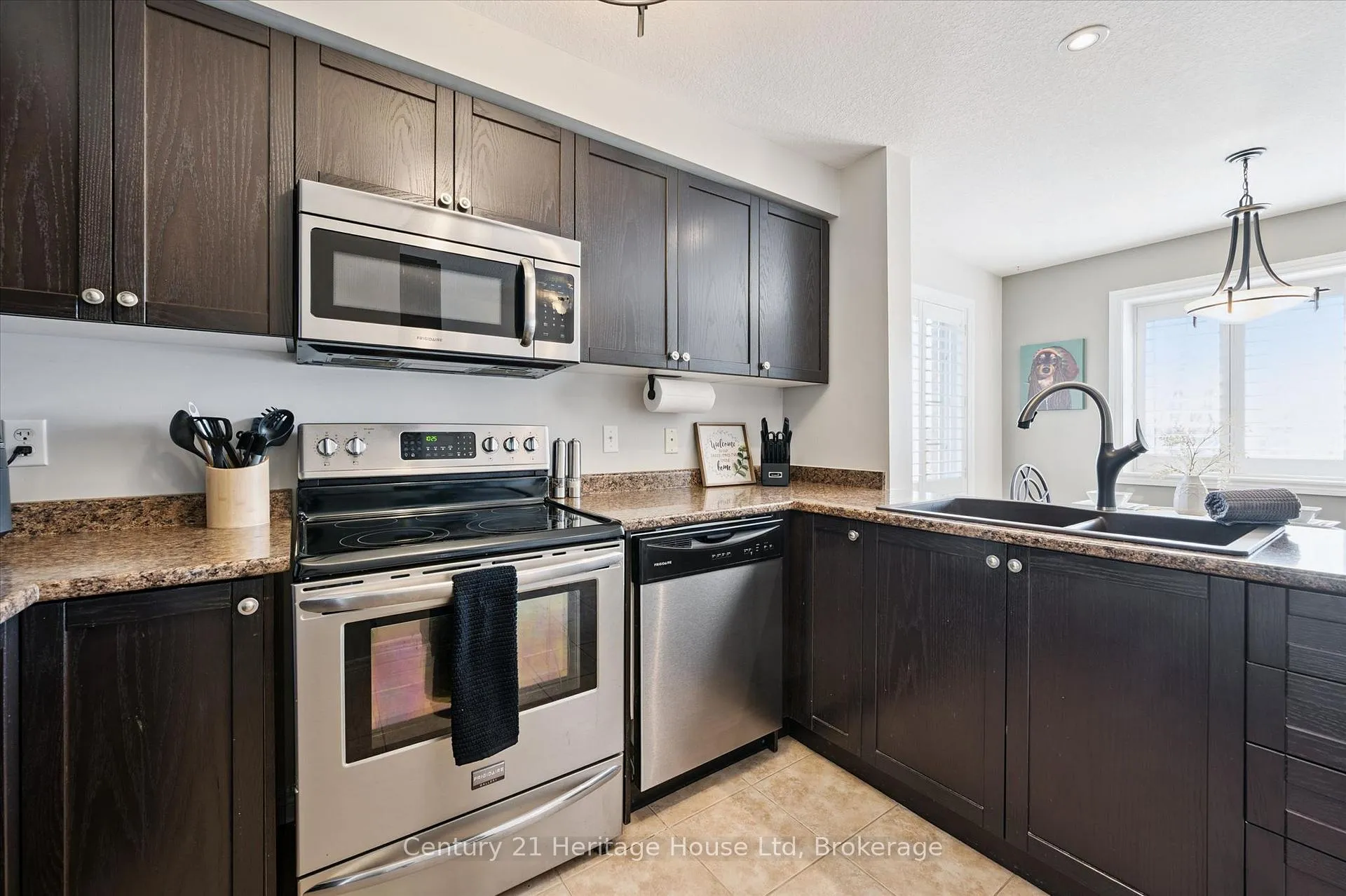 Photo 20 of Unit B, 656 Woodlawn Road, Guelph, Victoria North — HOMEH