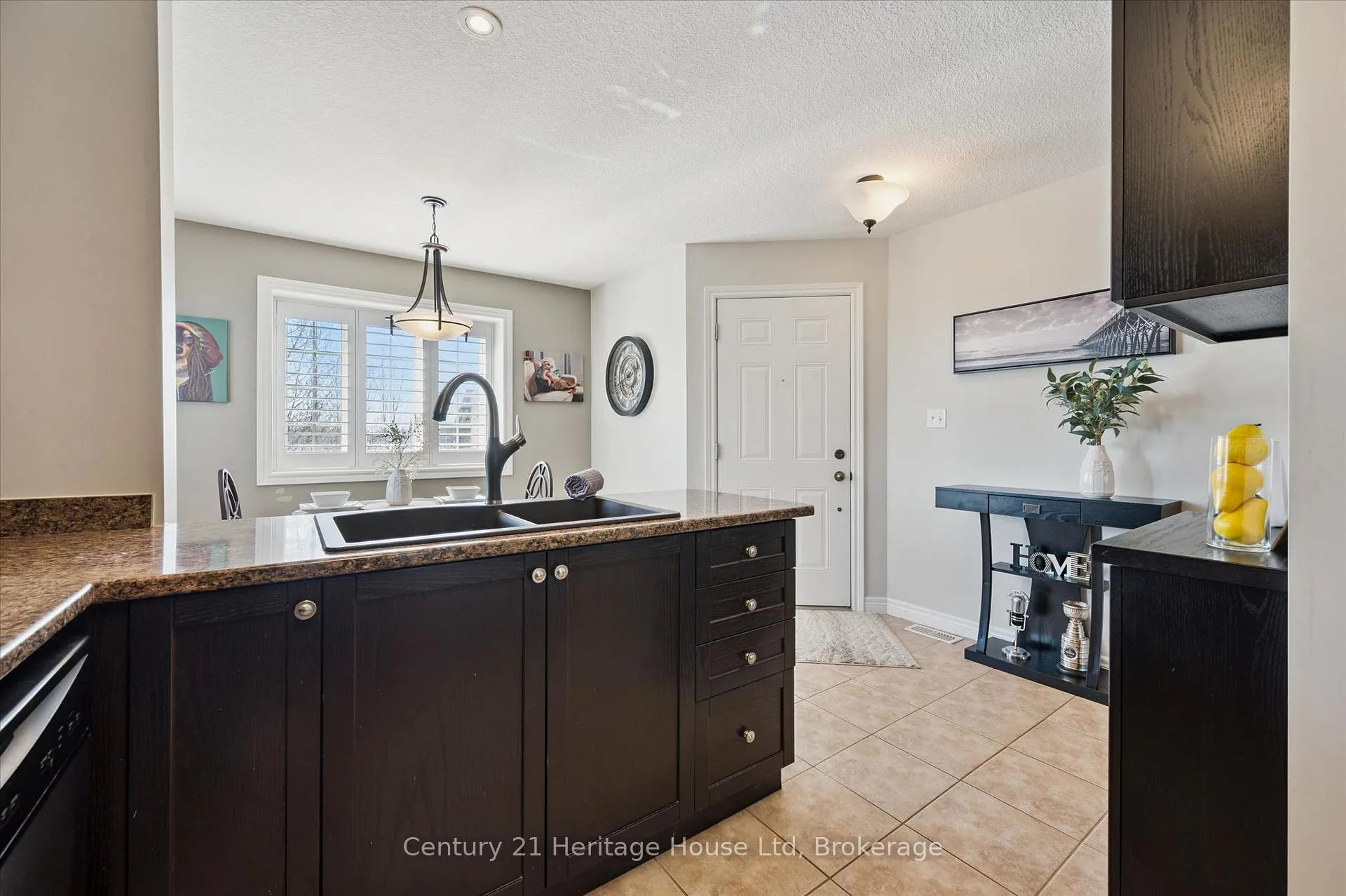 Photo 21 of Unit B, 656 Woodlawn Road, Guelph, Victoria North — HOMEH