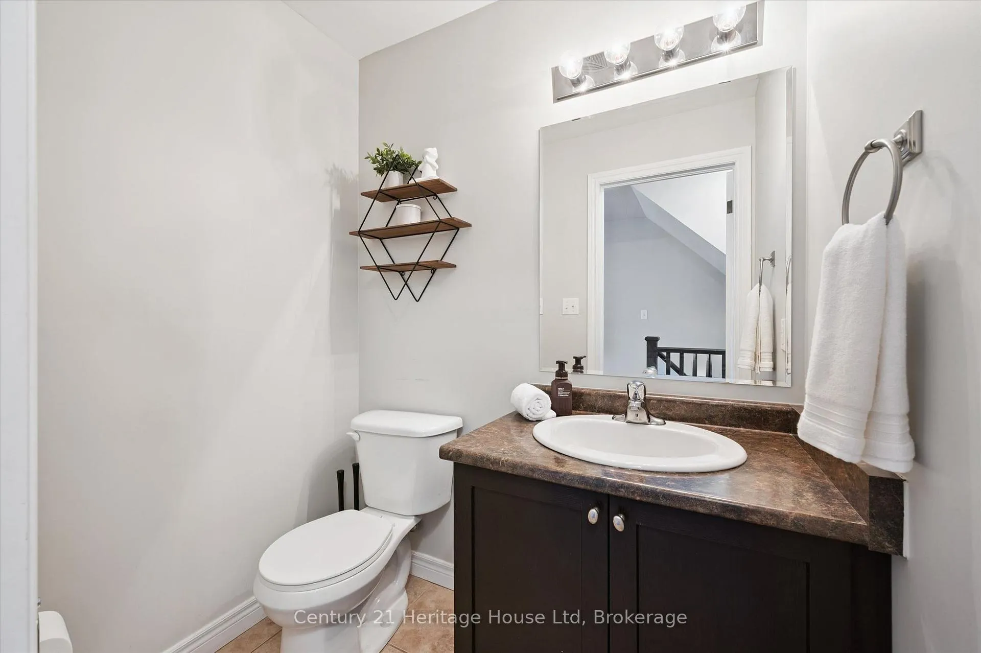 Photo 25 of Unit B, 656 Woodlawn Road, Guelph, Victoria North — HOMEH