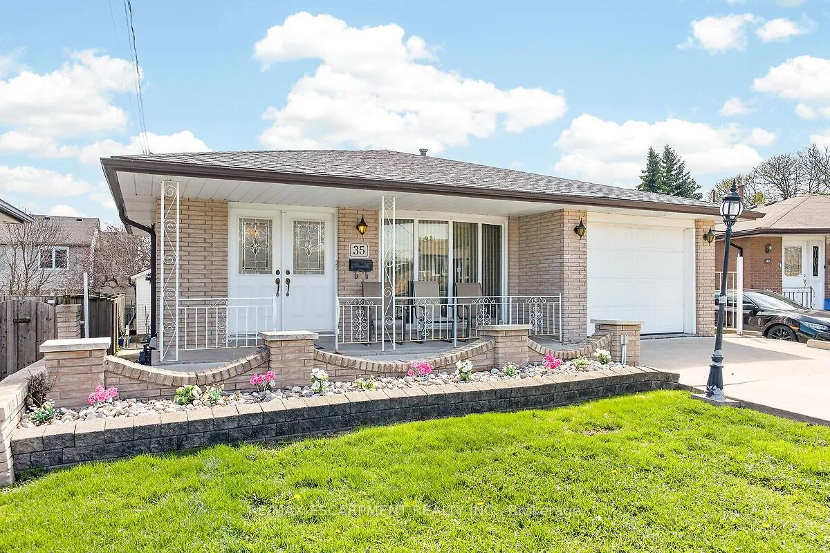 Photo 1 of 35 Rangeview Court, Hamilton, Quinndale — HOMEH