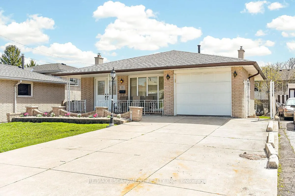 Photo 2 of 35 Rangeview Court, Hamilton, Quinndale — HOMEH