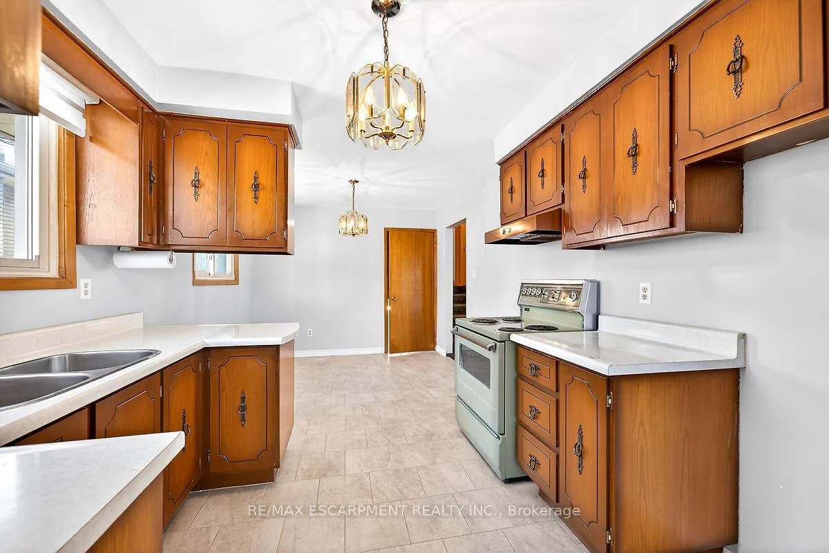 Photo 11 of 35 Rangeview Court, Hamilton, Quinndale — HOMEH