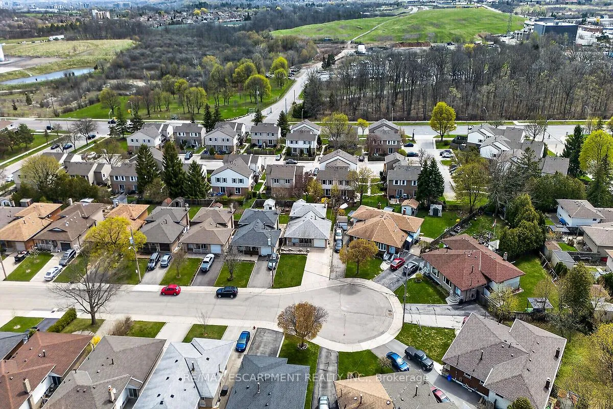Photo 46 of 35 Rangeview Court, Hamilton, Quinndale — HOMEH