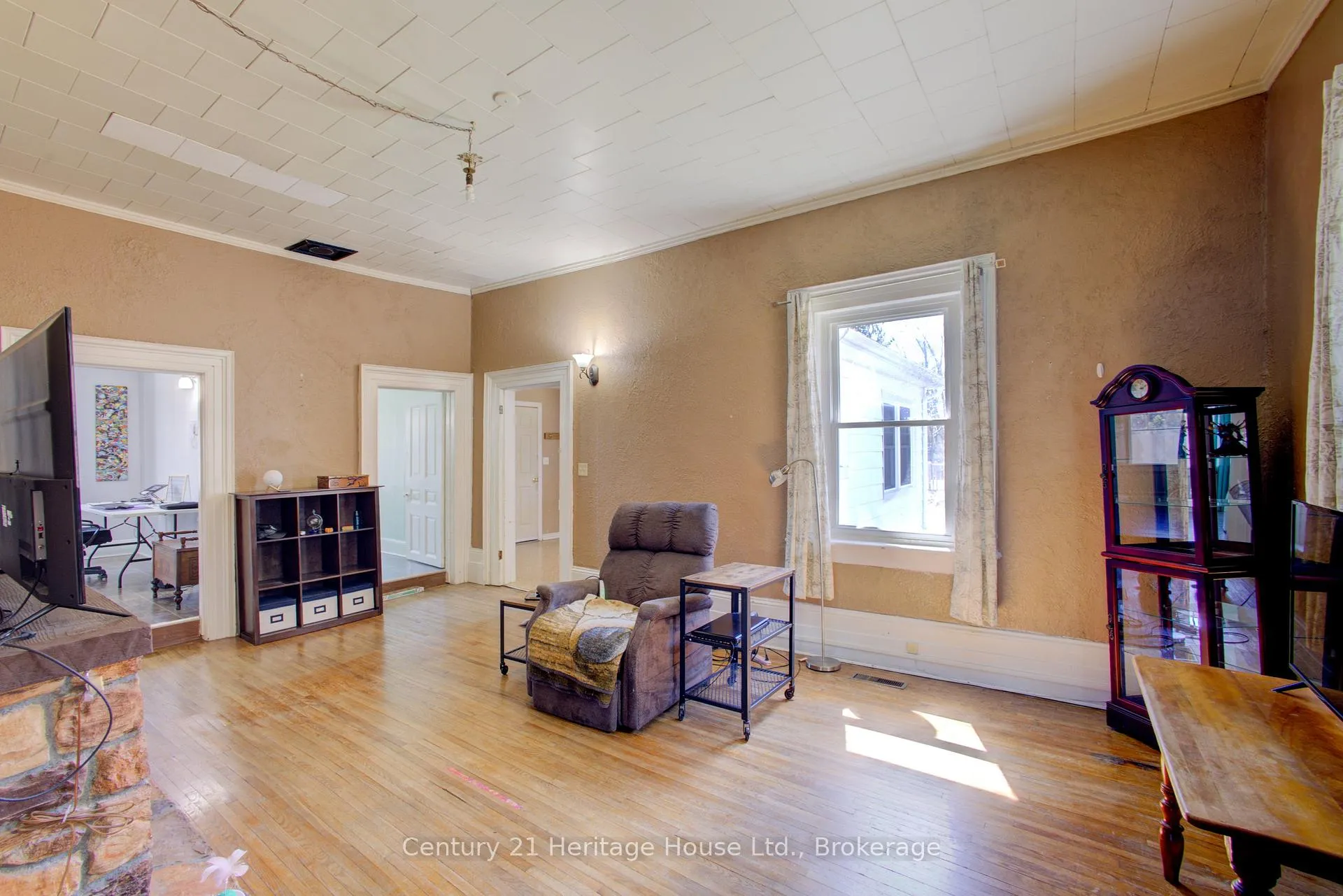 Photo 13 of 221 Lambton Street E, West Grey — HOMEH