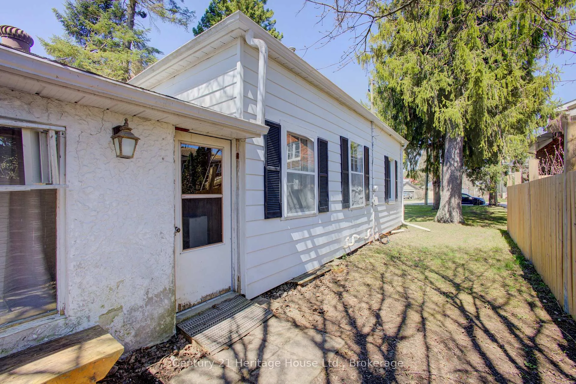 Photo 31 of 221 Lambton Street E, West Grey — HOMEH