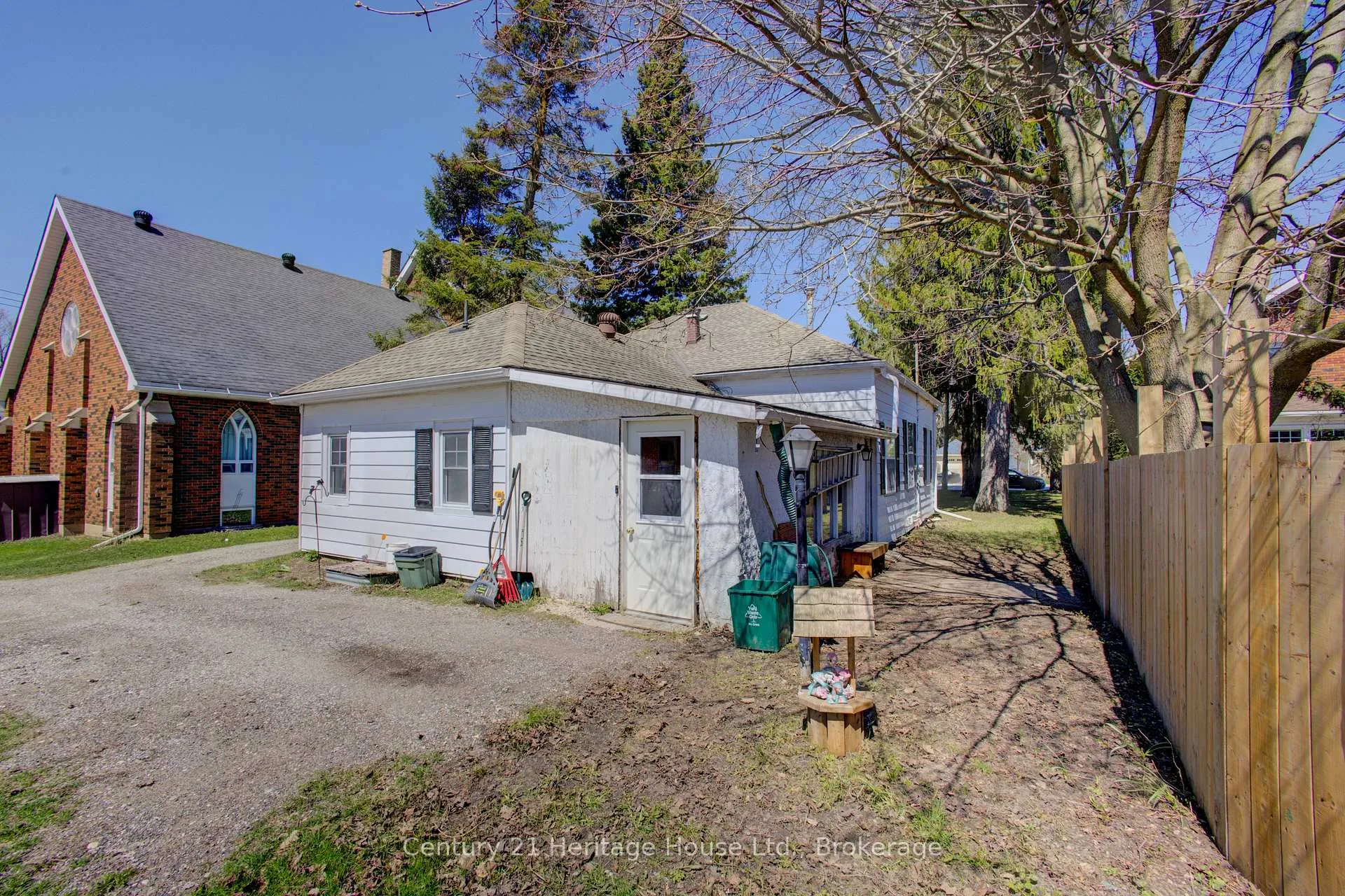 Photo 32 of 221 Lambton Street E, West Grey — HOMEH