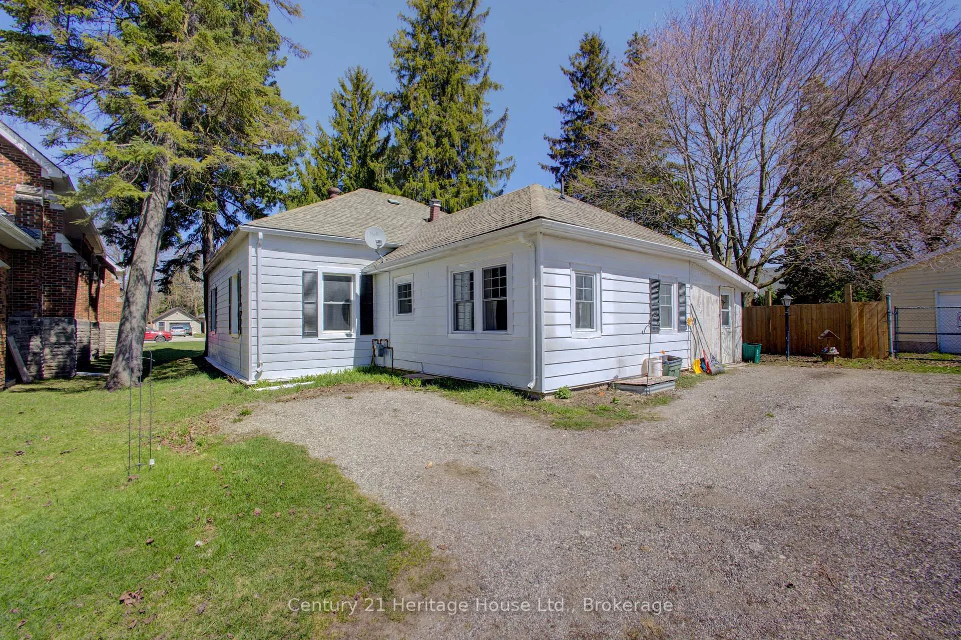 Photo 34 of 221 Lambton Street E, West Grey — HOMEH