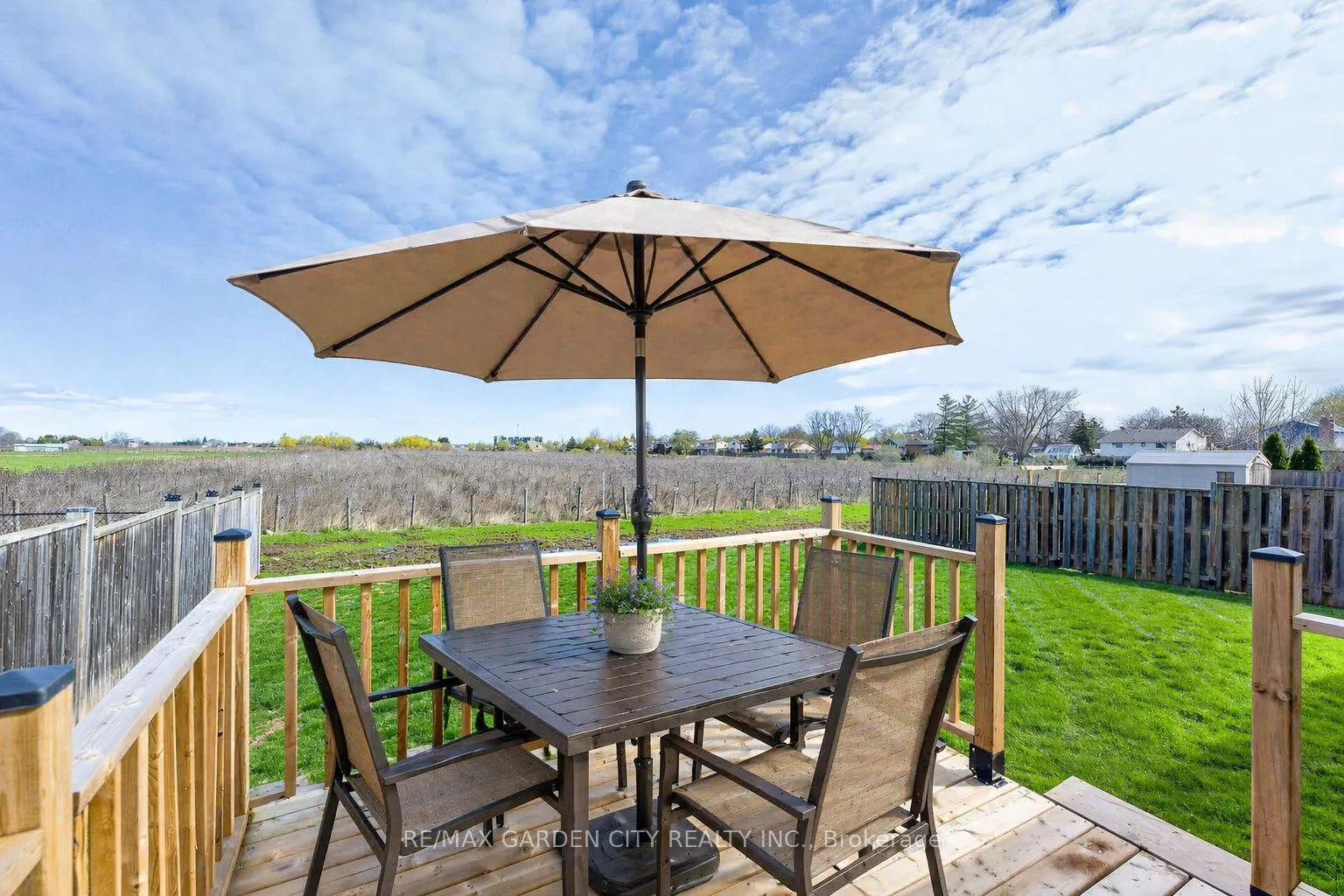 Photo 18 of 5117 meadowood Lane, Lincoln, Beamsville — HOMEH