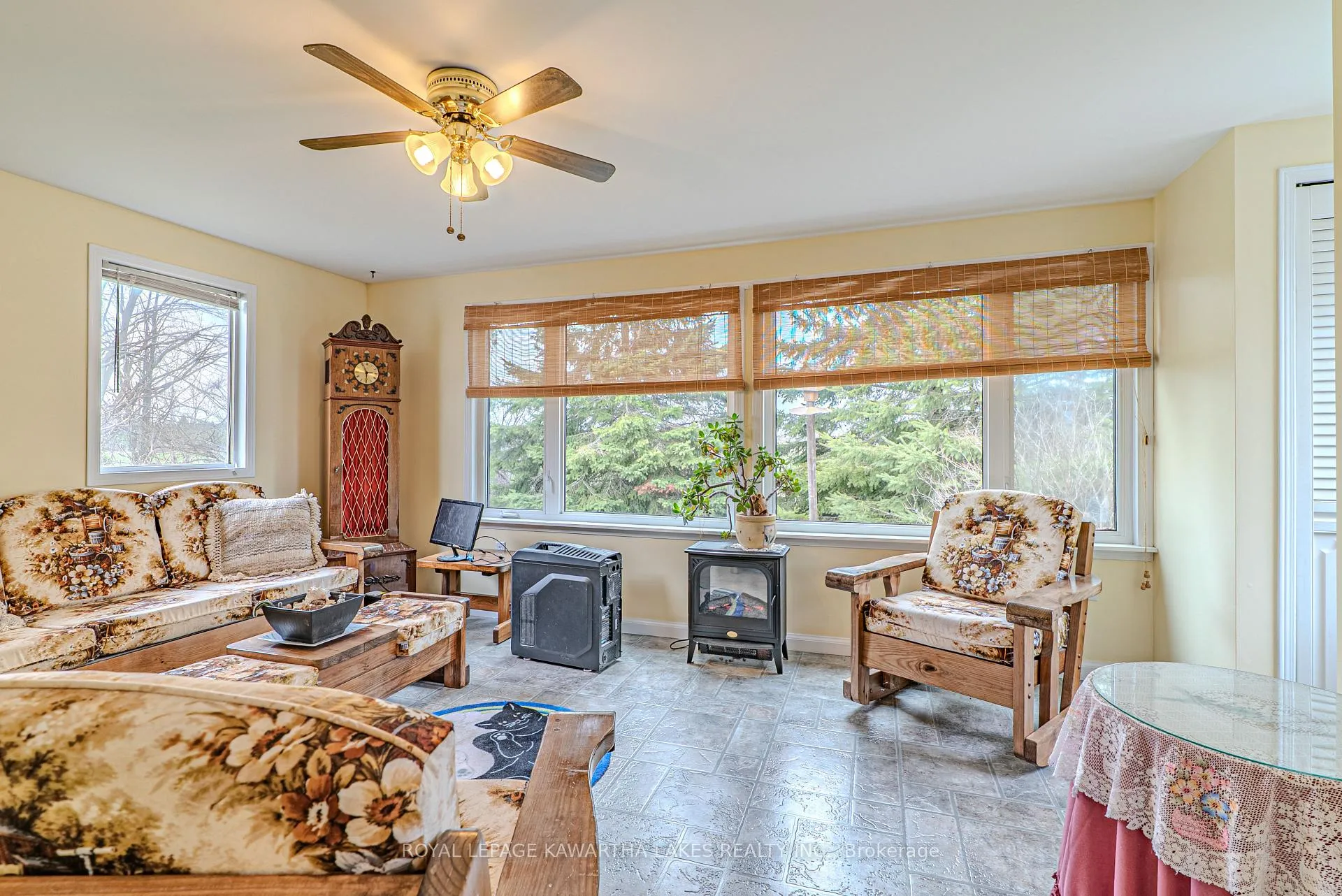 Photo 7 of 4 Vista Drive, Kawartha Lakes, Fenelon — HOMEH