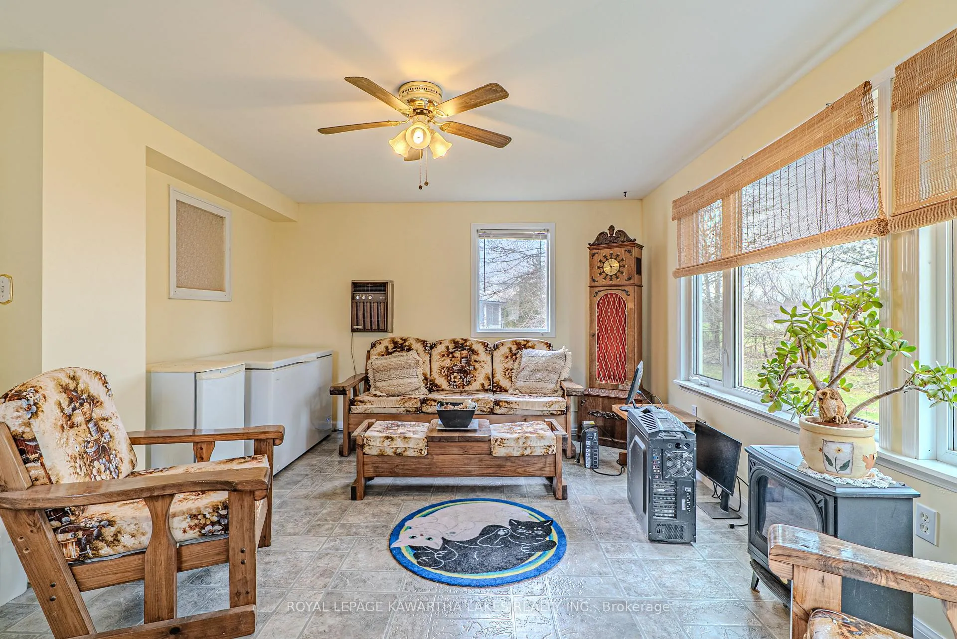 Photo 8 of 4 Vista Drive, Kawartha Lakes, Fenelon — HOMEH