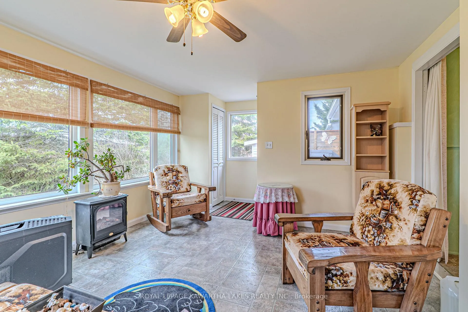 Photo 9 of 4 Vista Drive, Kawartha Lakes, Fenelon — HOMEH