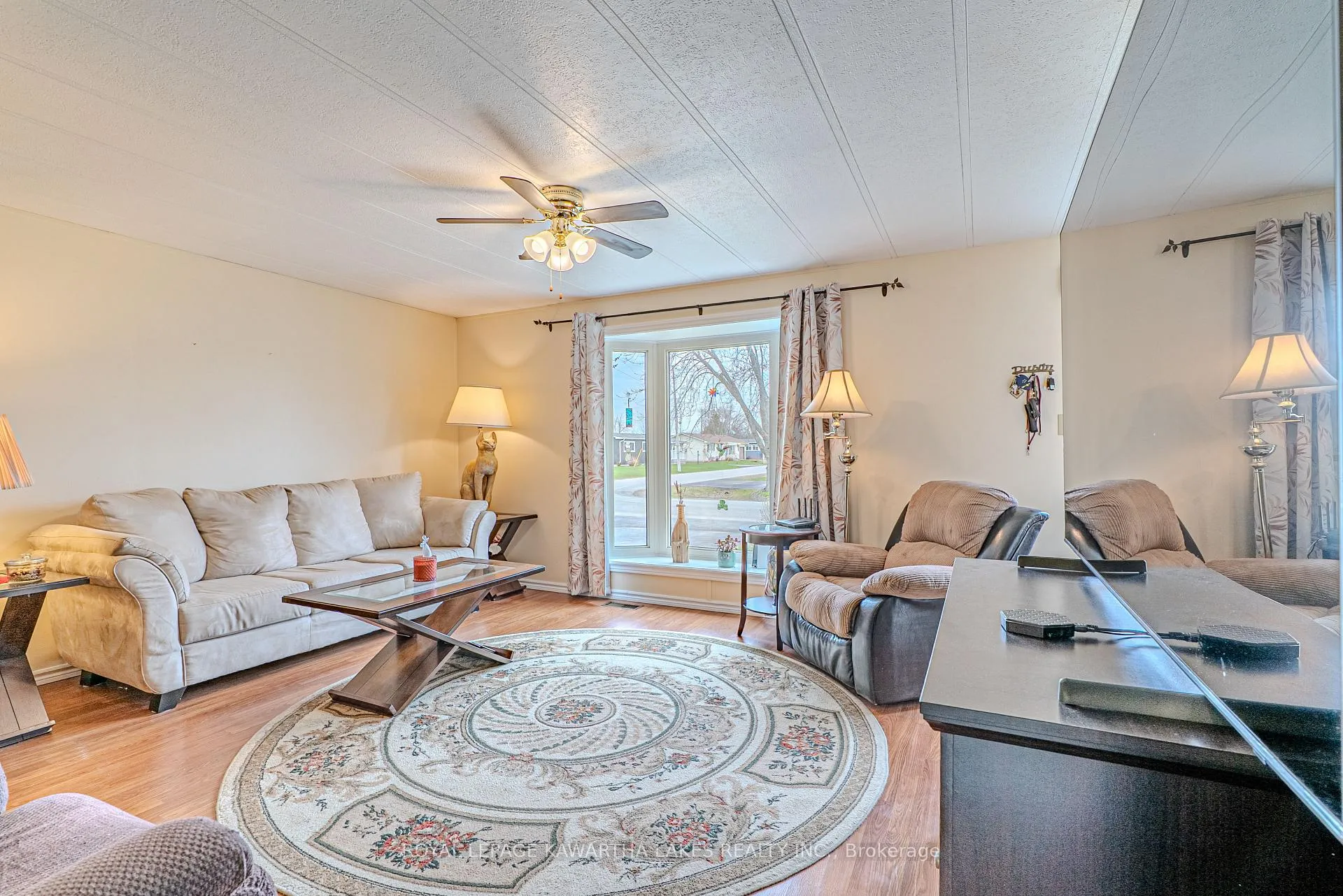 Photo 17 of 4 Vista Drive, Kawartha Lakes, Fenelon — HOMEH