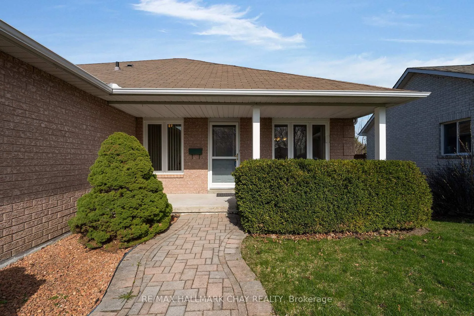 Photo 3 of 42 Webb Street, Barrie, Painswick North — HOMEH