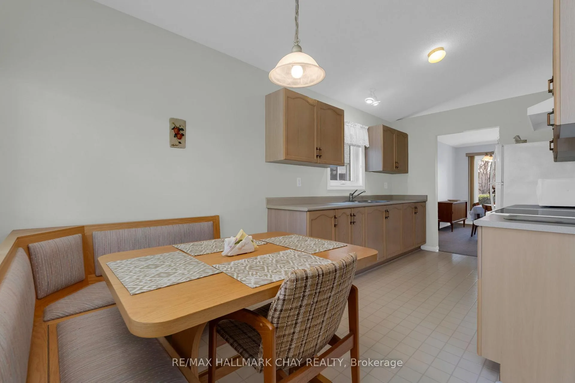 Photo 9 of 42 Webb Street, Barrie, Painswick North — HOMEH