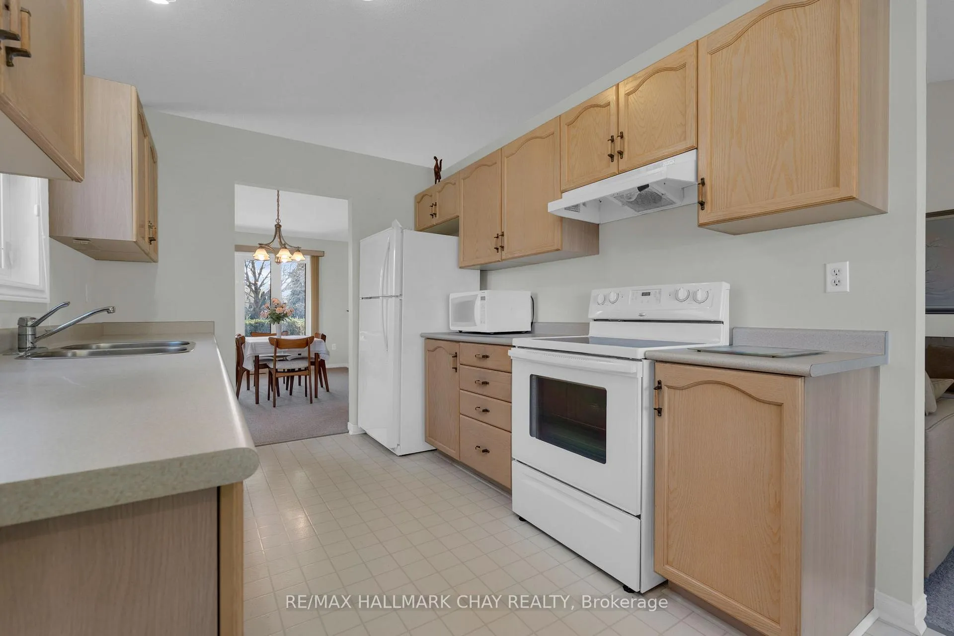 Photo 10 of 42 Webb Street, Barrie, Painswick North — HOMEH