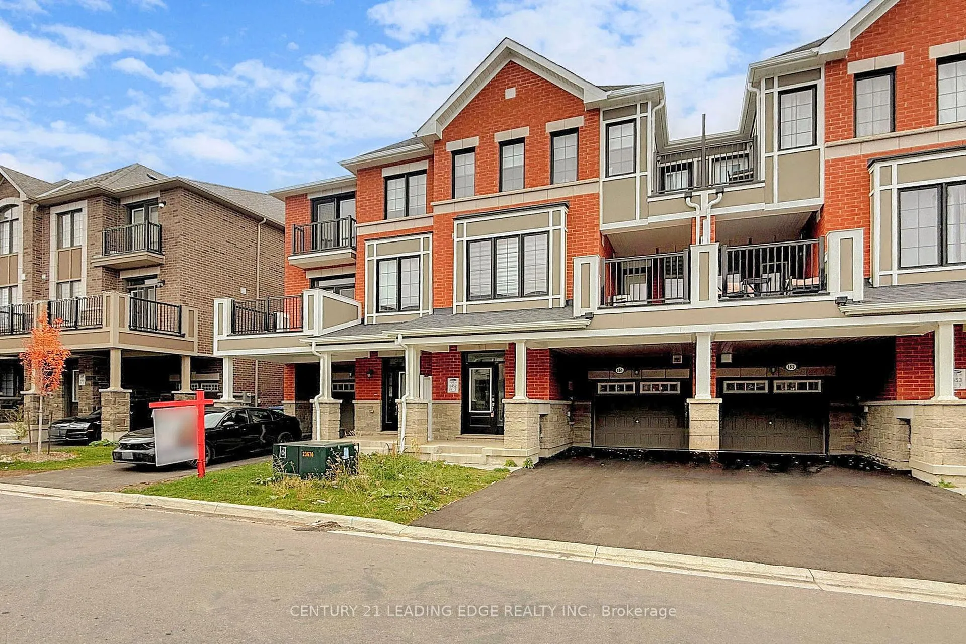 Photo 2 of 161 Keppel Circle, Brampton, Northwest Brampton — HOMEH