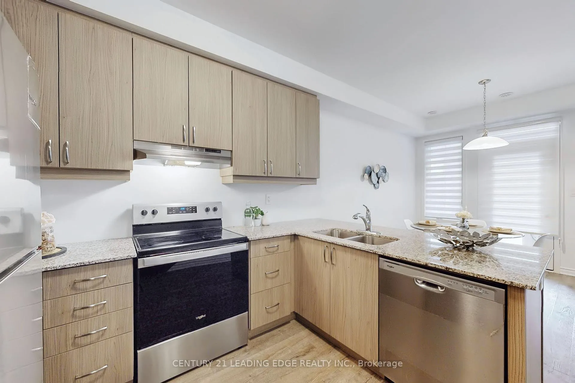 Photo 7 of 161 Keppel Circle, Brampton, Northwest Brampton — HOMEH