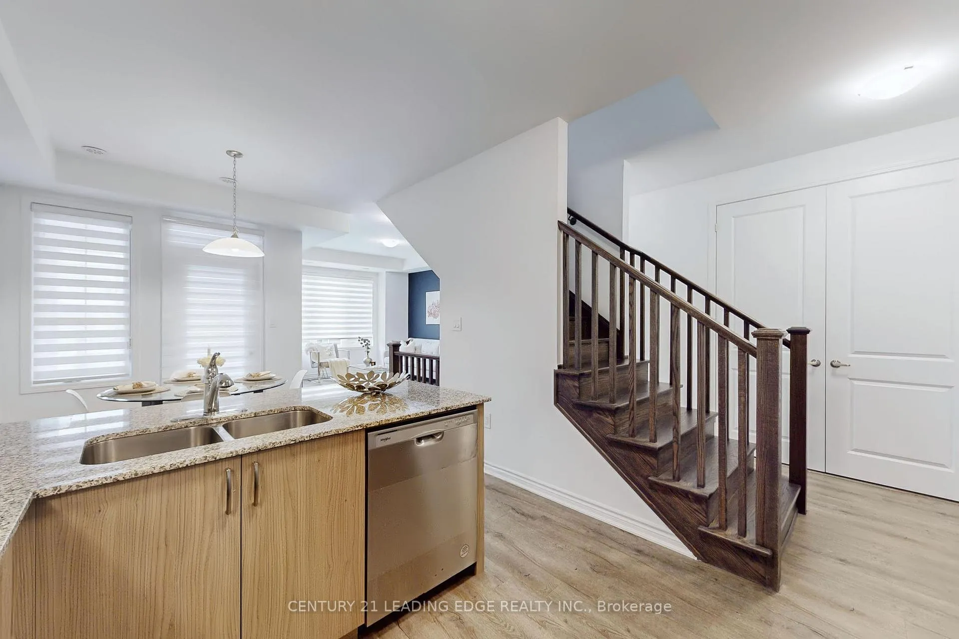 Photo 8 of 161 Keppel Circle, Brampton, Northwest Brampton — HOMEH