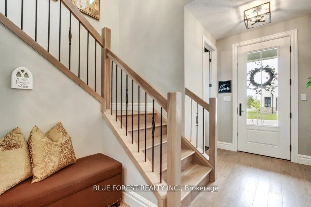 Photo 4 of 192 Foxborough Place, Thames Centre, Thorndale — HOMEH