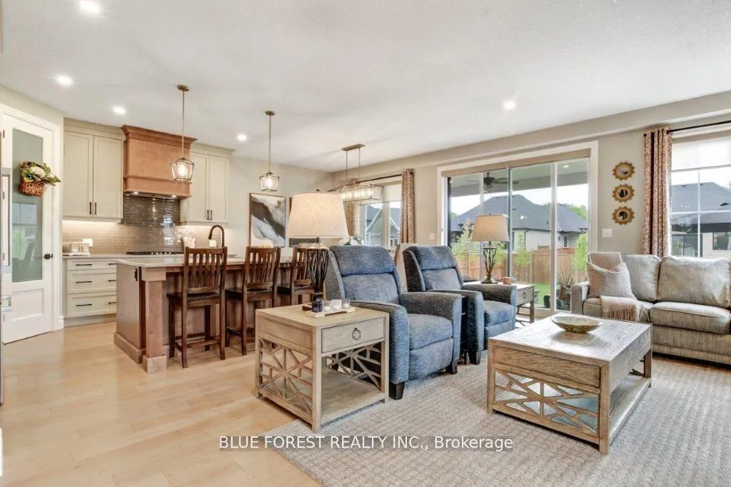 Photo 10 of 192 Foxborough Place, Thames Centre, Thorndale — HOMEH