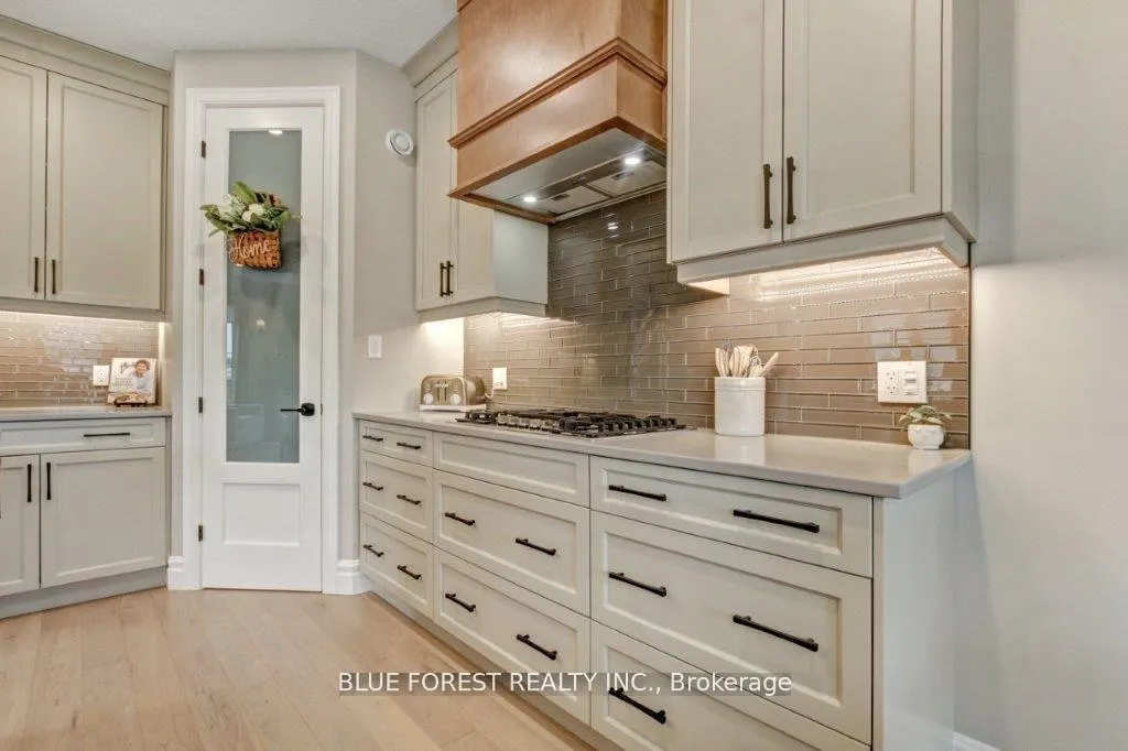Photo 14 of 192 Foxborough Place, Thames Centre, Thorndale — HOMEH