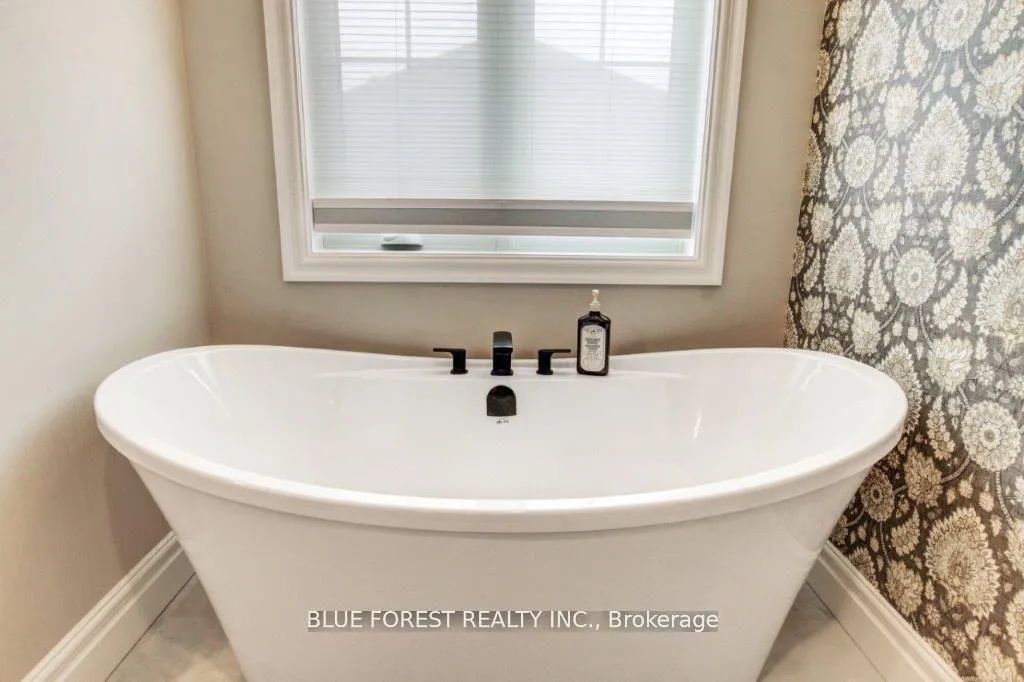Photo 26 of 192 Foxborough Place, Thames Centre, Thorndale — HOMEH