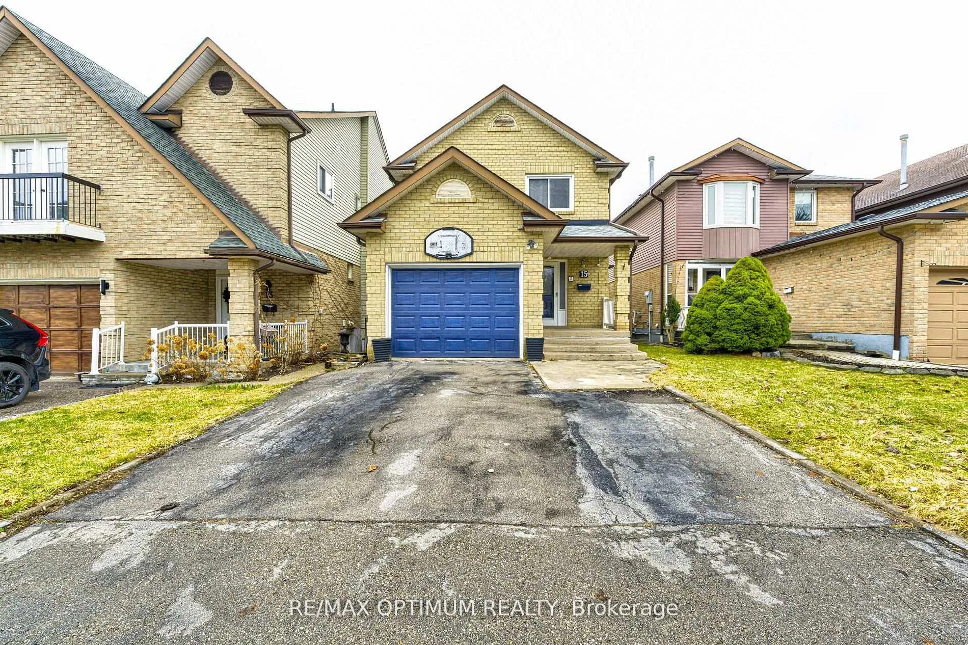 Photo 3 of 15 Rosebud Avenue, Brampton, Brampton West — HOMEH