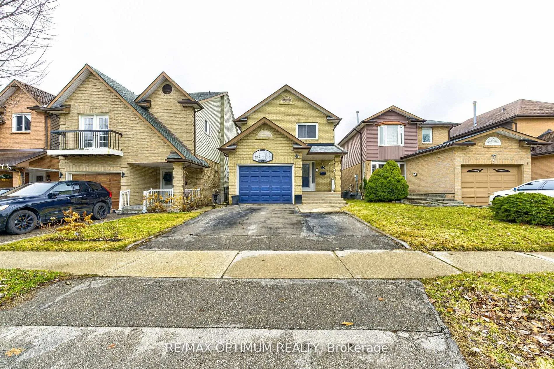 Photo 4 of 15 Rosebud Avenue, Brampton, Brampton West — HOMEH