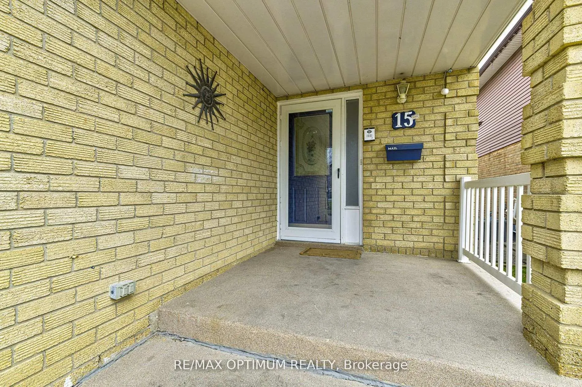 Photo 5 of 15 Rosebud Avenue, Brampton, Brampton West — HOMEH